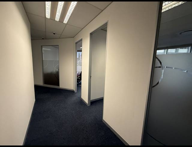 2,580M² OFFICE TO LET IN PARKTOWN